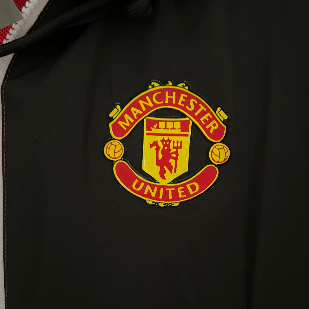 Ветровка Манчестер Юнайтед 23-24 adidas Originals красно-черная