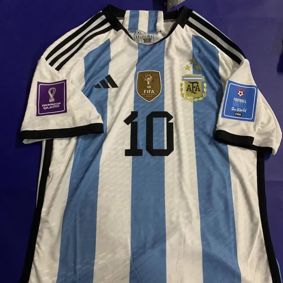 Игровая футболка Аргентина 3 звезды домашняя QATAR 2022 MESSI 10
